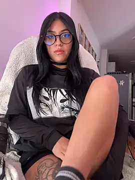Kattze  online show from April 14, 9:09 pm