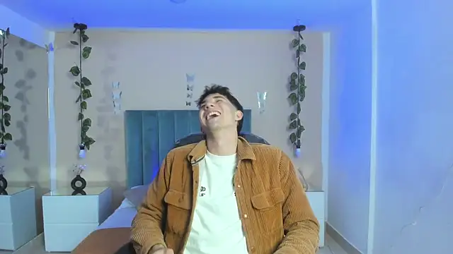 angel of sinn online show from April 16, 3:40 am