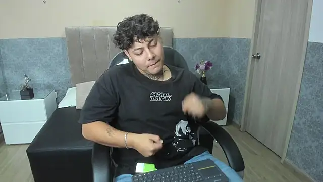 DAMON SALVATTORE online show from April 10, 3:35 am