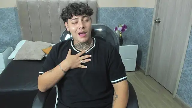 DAMON SALVATTORE online show from April 9, 4:03 am