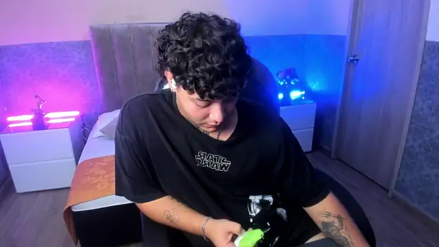 DAMON SALVATTORE online show from April 15, 3:34 am