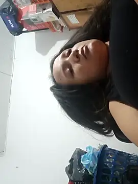 paola daza online show from April 10, 2:13 pm