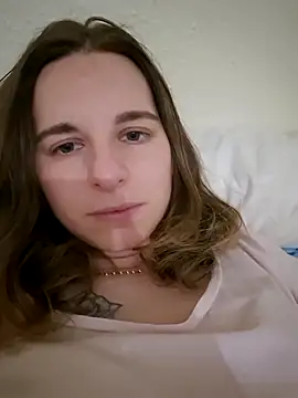 jade Montoe online show from April 9, 8:04 pm
