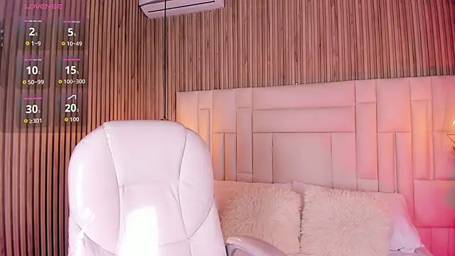 NicolSantos online show from May 7, 11:24 am