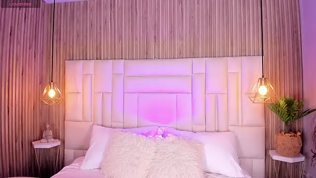 NicolSantos online show from May 15, 11:30 am