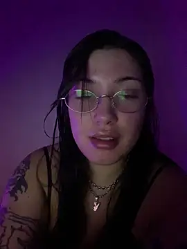 cherryxxox online show from April 18, 4:04 am