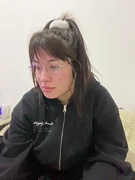 cherryxxox online show from May 14, 4:20 am