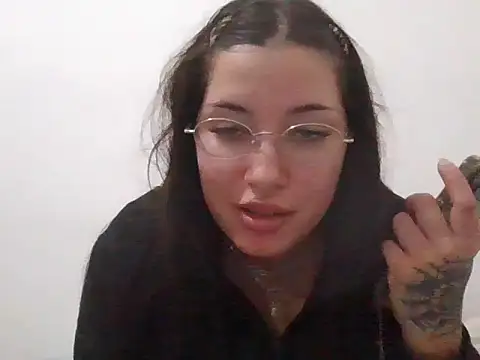 cherryxxox online show from April 15, 7:14 am