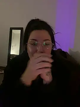 cherryxxox online show from May 1, 5:56 am