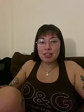 cherryxxox online show from June 9, 4:02 am