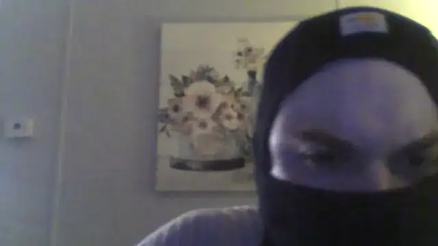 MrBiggles69 online show from April 10, 9:55 pm