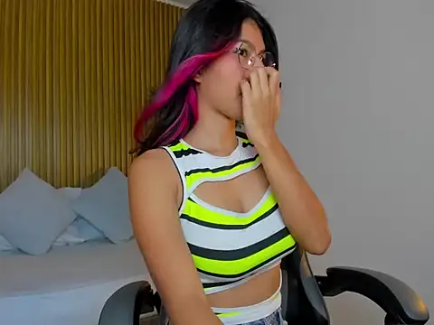 rosalita4  online show from April 14, 7:19 pm