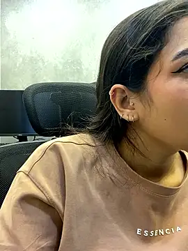 Hana-Parker online show from May 15, 9:02 pm