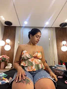 Snapshot of Hana-Parker chatting on June 4, 8:24 pm Hana-Parker online show from June 4, 8:24 pm