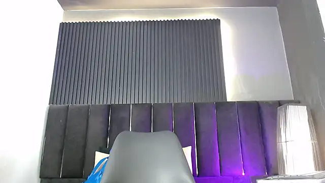 Snapshot of Logan_Steel chatting on June 11, 2:47 pm Logan Steel online show from June 11, 2:47 pm