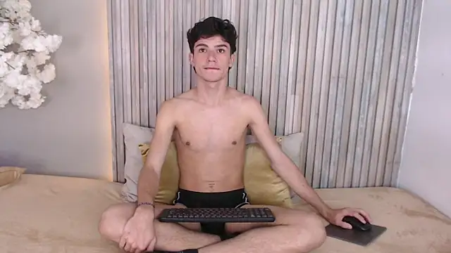 Logan Steel online show from April 11, 3:25 am