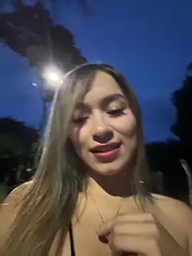 Snapshot of AmyRusso chatting on June 16, 11:38 pm AmyRusso online show from June 16, 11:38 pm