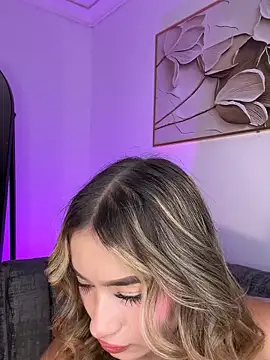 AmyRusso online show from April 22, 12:50 am