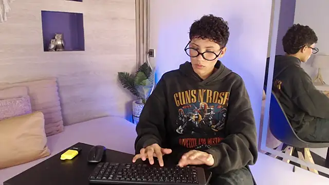 Velvet An online show from May 18, 3:06 am