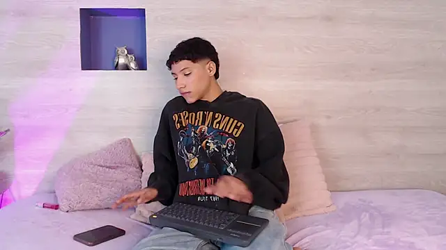 Velvet An online show from April 29, 3:00 am