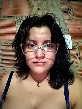 sienna elara online show from April 8, 10:50 am