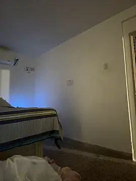 Snapshot of mariana873 chatting on April 8, 1:51 am mariana873 online show from April 8, 1:51 am