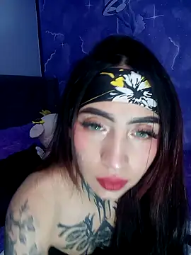 Snapshot of Rouxx_1 chatting on May 23, 10:09 pm Rouxx 1 online show from May 23, 10:09 pm