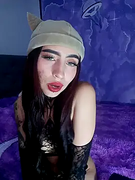 Snapshot of Rouxx_1 chatting on May 7, 11:30 pm Rouxx 1 online show from May 7, 11:30 pm