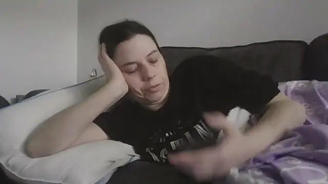 lily1982 online show from June 5, 5:18 pm