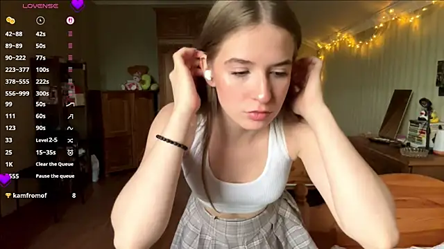 BambiBlush online show from June 12, 2:26 pm