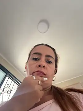 Natigoonzalez online show from May 6, 5:39 pm