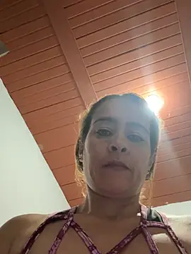 Natigoonzalez online show from April 18, 4:37 am