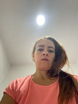 Natigoonzalez online show from May 17, 1:33 pm