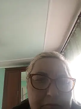 AureliaSky598 online show from April 26, 11:51 am