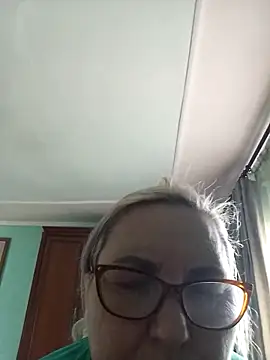 AureliaSky598 online show from May 1, 2:11 pm