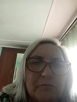 AureliaSky598 online show from May 10, 11:58 am