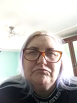 AureliaSky598 online show from April 15, 10:43 am