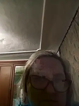 AureliaSky598 online show from May 19, 5:53 pm