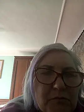 AureliaSky598 online show from April 14, 2:22 pm