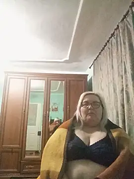 AureliaSky598 online show from May 24, 10:42 pm