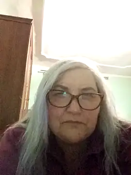 AureliaSky598 online show from April 18, 7:51 pm