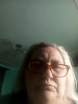 AureliaSky598 online show from May 16, 2:54 am