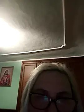 AureliaSky598 online show from May 3, 10:57 pm