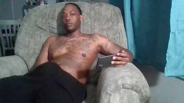 Snapshot of zdaddymm chatting on May 28, 5:37 am zdaddymm online show from May 28, 5:37 am