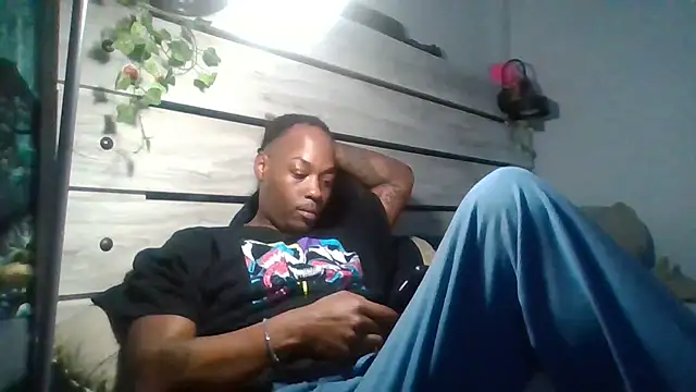 Snapshot of zdaddymm chatting on July 15, 12:50 am zdaddymm online show from July 15, 12:50 am