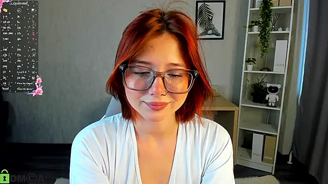 Snapshot of Lessi_Panic chatting on July 8, 12:57 am Lessi Panic online show from July 8, 12:57 am