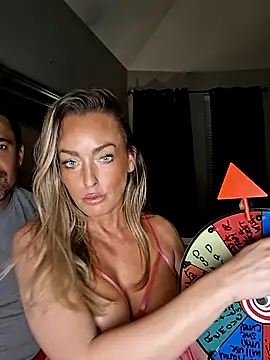 Farrah Fantasy online show from April 14, 1:43 am