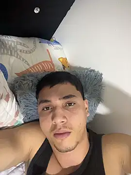 Max valiant online show from April 9, 12:01 am