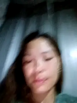 Snapshot of mia0033 chatting on May 7, 10:13 pm mia0033 online show from May 7, 10:13 pm