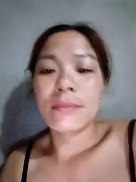 Snapshot of mia0033 chatting on April 28, 2:32 pm mia0033 online show from April 28, 2:32 pm